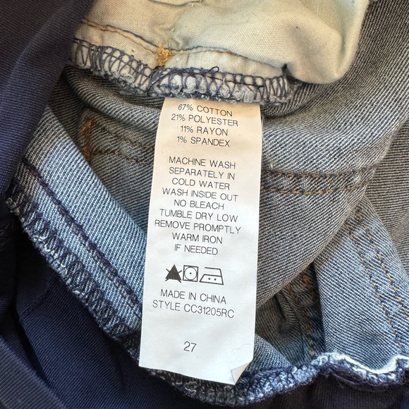 Pinkblush Maternity • Elastic Belly Band Cuffed Denim Shorts • Size 27 - Picture 5 of 5